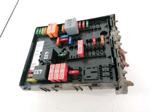 Used Fuse box Fuse box VW GOLF V (1K1) 1.9 TDI (105 hp) 32912845 32912845