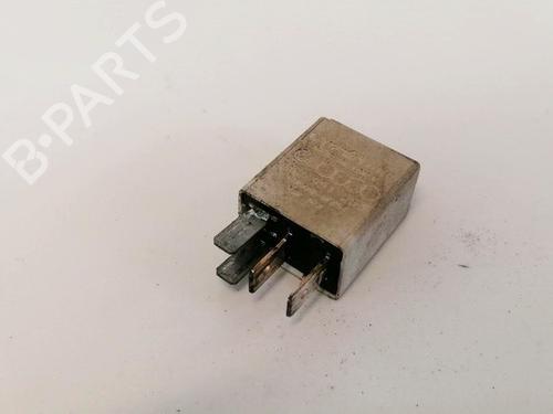 Used Electronic sensor Electronic sensor VW CADDY III Box Body/MPV (2KA, 2KH, 2CA, 2CH) 1.9 TDI (105 hp) 33065381 33065381