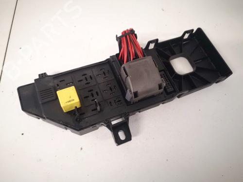 fuse-box-opel-vectra-c-z02-2002-2003-2004-2005-2006-2007-2008-2009-32888217 main image