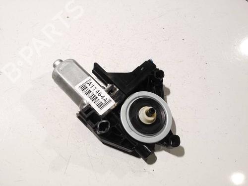 Used Left front window motor Left front window motor VOLVO V40 Hatchback (525) D2 (114 hp) 36586728 36586728