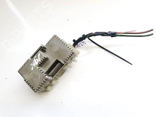 fuse-box-ford-s-max-wa6-2006-2007-2008-2009-2010-2011-2012-2013-2014-32939335 main image