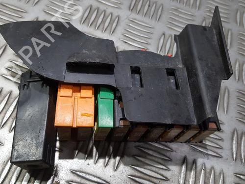 fuse-box-renault-scenic-ii-jm01_-2003-2004-2005-2006-2007-2008-2009-2010-33497605 main image