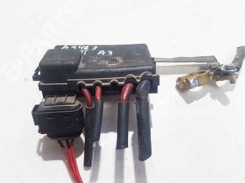 Used Fuse box Fuse box AUDI A3 (8L1) 1.9 TDI (90 hp) 33525707 33525707