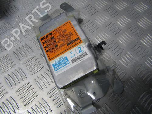 Airbag styreenhed Airbag styreenhed TOYOTA HIACE IV Van (__H1_, __H2_) 2.5 D-4D (KLH12, KLH22) (102 hp) 33496578 33496578