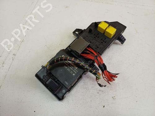 Fuse box OPEL SIGNUM Hatchback (Z03) 2.2 direct (F48) | BP32533860E1