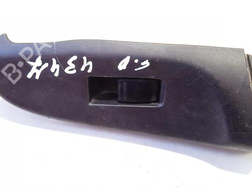 switch-nissan-almera-ii-hatchback-n16-2000-33507308 main image