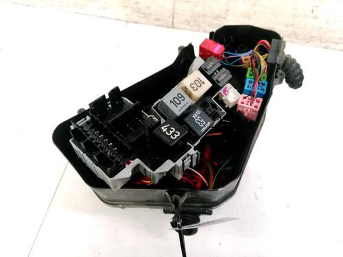 Used Fuse box Fuse box VW TOUAREG (7LA, 7L6, 7L7) 2.5 R5 TDI (174 hp) 32923997 32923997