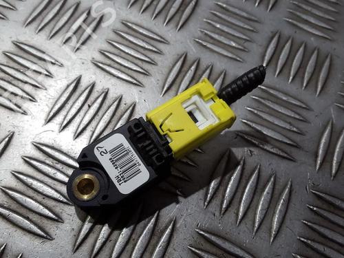 Used Electronic module Electronic module TOYOTA AURIS (_E15_) 2.2 D (ADE157_, ADE151_, ADE151R, ADE157R) (177 hp) 33498225 33498225