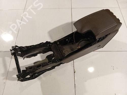 Used Armrest / Center console Armrest / Center console 39544926 39544926