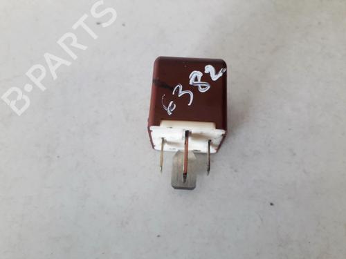 Used Electronic sensor Electronic sensor TOYOTA AVENSIS VERSO (_M2_) 2.0 D (CLM20_, CLM20R) (116 hp) 33074128 33074128