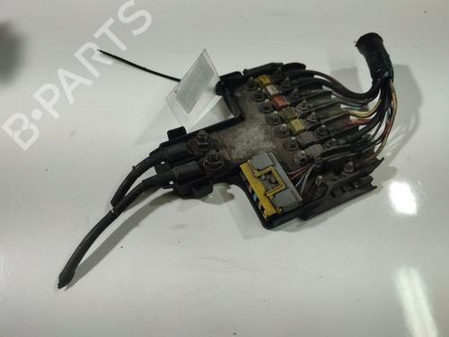 Used Fuse box Fuse box 33487259 33487259