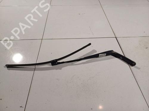 Used Front windshield wiper arm Front windshield wiper arm 32563809 32563809