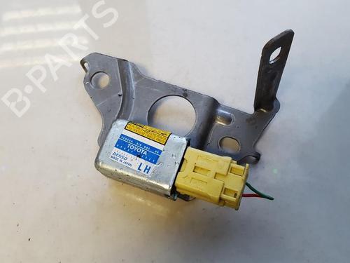 Used Electronic module Electronic module TOYOTA RAV 4 II (_A2_) 2.0 D 4WD (CLA20_, CLA21_, CLA20R, CLA21R) (116 hp) 33514772 33514772