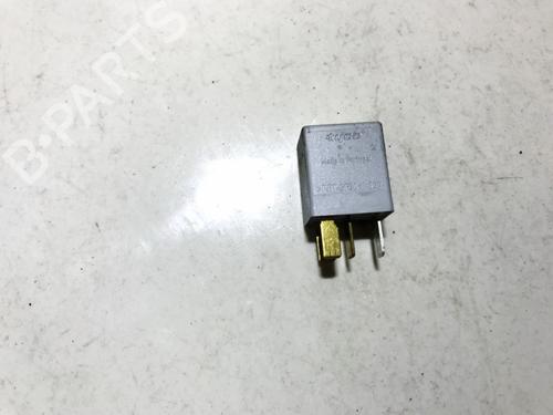 Used Electronic sensor Electronic sensor TOYOTA COROLLA Verso (ZER_, ZZE12_, R1_) 2.2 D-4D (AUR10_, AUR10R) (136 hp) 33512073 33512073
