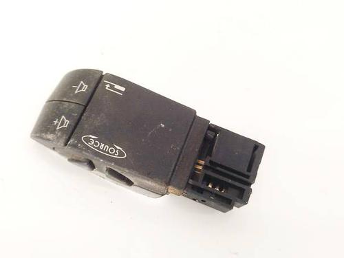 Used Steering wheel controls Steering wheel controls 35168679 35168679