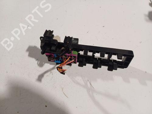 Used Fuse box Fuse box VW GOLF V (1K1) 1.9 TDI 4motion (105 hp) 32571258 32571258