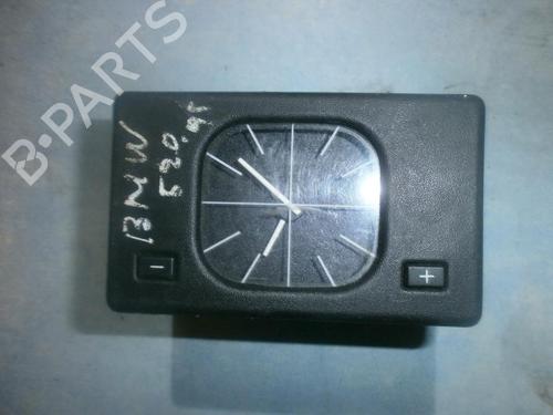 Display für Display BMW 5 (E34) 518 i (113 hp) 35661168 35661168