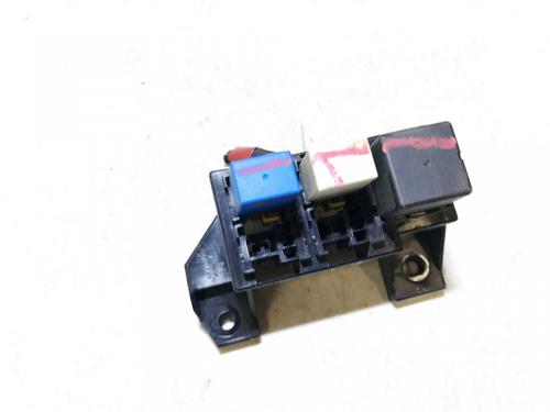 fuse-box-kia-sorento-i-jc-2002-2003-2004-2005-2006-2007-2008-2009-2010-2011-33100530 main image