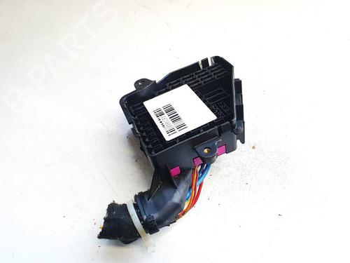 Used Fuse box VW GOLF IV (1J1) 1.6 (100 hp) 32596991