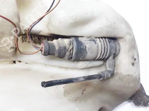 washer-pump-audi-a4-b5-8d2-1994-1995-1996-1997-1998-1999-2000-2001-35869276 main image