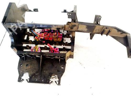 Used Fuse box Fuse box 38640800 38640800