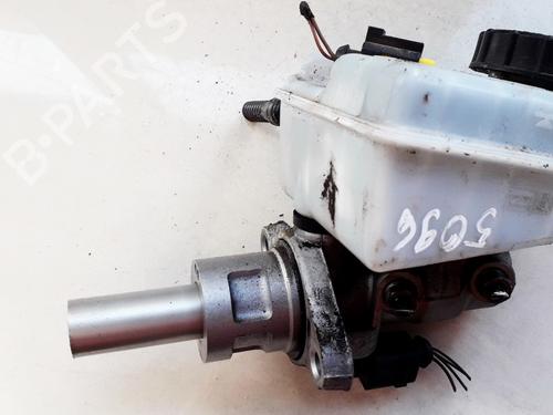 Used Brake master cylinder Brake master cylinder SKODA RAPID (NH3, NK3, NK6) 1.6 TDI (105 hp) 35866104 35866104