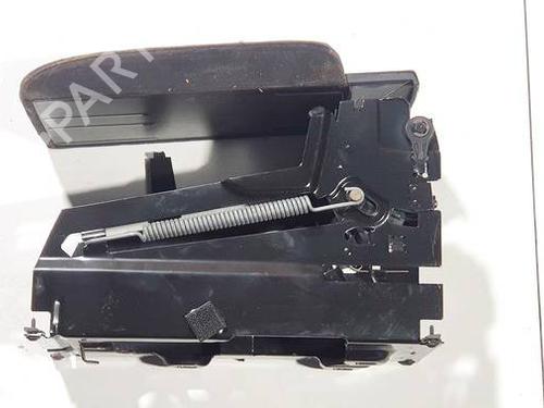Used Armrest / Center console Armrest / Center console VW PASSAT B5.5 (3B3) 1.9 TDI (130 hp) 35223040 35223040