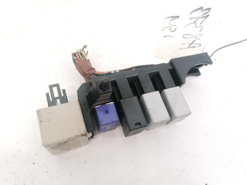 Used Fuse box Fuse box TOYOTA AVENSIS (_T25_) 2.0 D-4D (CDT250_, CDT250R) (116 hp) 32915820 32915820