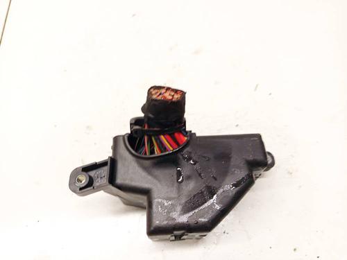Used Fuse box Fuse box VW PASSAT B6 (3C2) 2.0 TDI (140 hp) 32534928 32534928