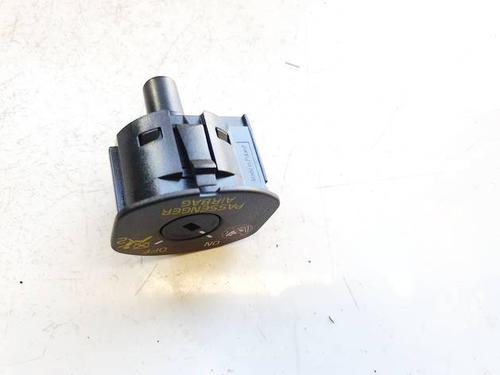 Switch VOLVO V40 Hatchback (525) T2 | BP39182691I30 - Image 2