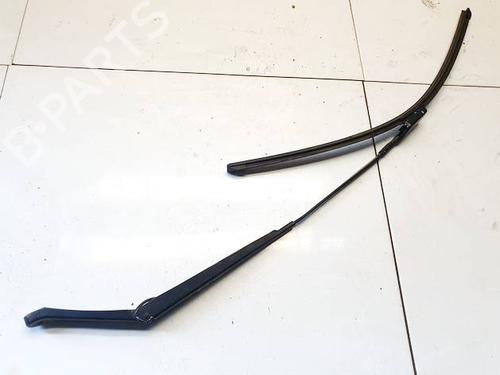 Used Front windshield wiper arm Front windshield wiper arm 32574235 32574235