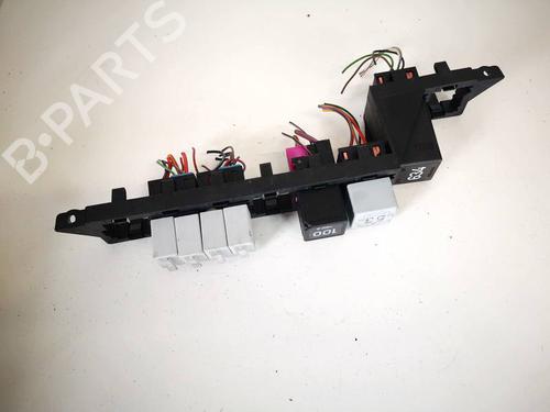 Used Fuse box Fuse box VW PHAETON (3D1, 3D2, 3D3, 3D4, 3D6, 3D7, 3D8, 3D9) 3.0 V6 TDI 4motion (240 hp) 32955473 32955473