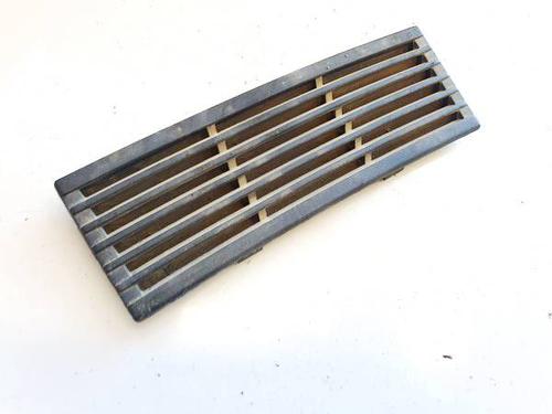 Used Air vent Air vent AUDI 100 C3 Saloon (443, 444) 2.0 D (70 hp) 32957476 32957476