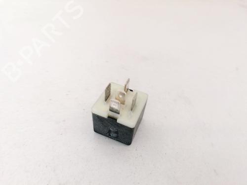 Used Electronic sensor Electronic sensor PLYMOUTH VOYAGER / GRAND VOYAGER 3.3 i (158 hp) 32882571 32882571
