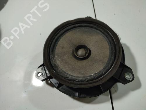 Used Speaker TOYOTA YARIS (_P9_) 1.4 D-4D (NLP90_, NLP90R) (90 hp) 32557112