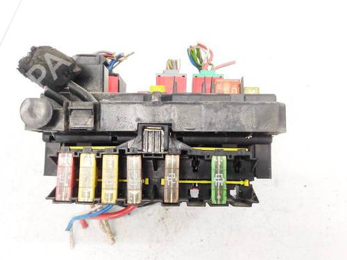fuse-box-peugeot-206-sw-2ek-2002-32958111 main image