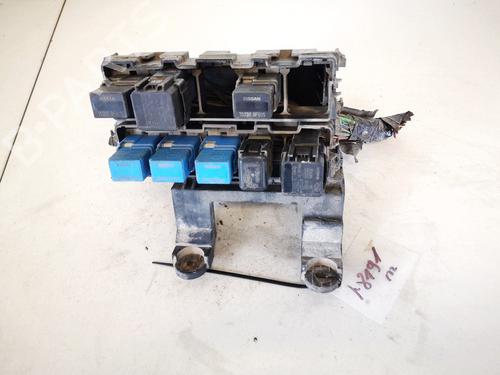 Used Fuse box Fuse box 32913460 32913460