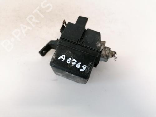 Used Fuse box Fuse box 33082424 33082424