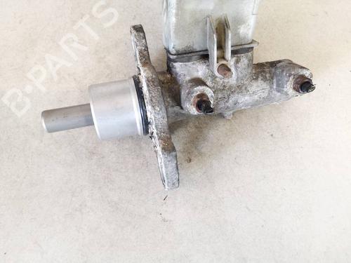 Used Brake master cylinder Brake master cylinder SAAB 9-3 (YS3F, E79, D79, D75) 1.9 TiD (120 hp) 35244017 35244017