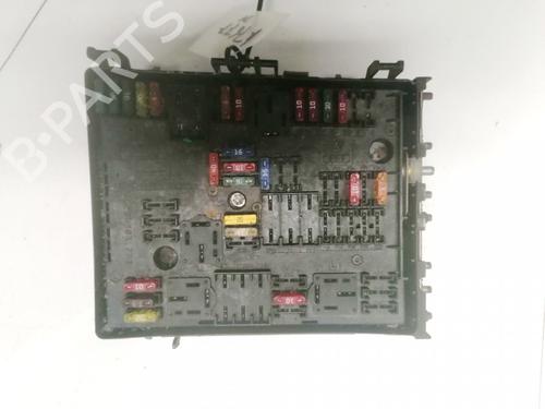 Used Fuse box Fuse box VW TOURAN (1T1, 1T2) 1.9 TDI (100 hp) 32895975 32895975