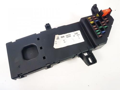 Used Fuse box Fuse box OPEL VECTRA C (Z02) 2.0 DTI 16V (F69) (101 hp) 32896482 32896482