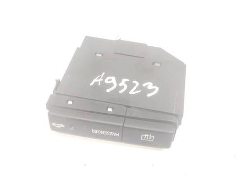 Used Switch Switch TOYOTA AVENSIS (_T25_) 2.2 D-4D (ADT251_, ADT251R) (150 hp) 35200374 35200374