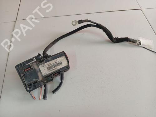 Used Fuse box Fuse box 39643507 39643507