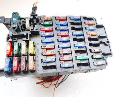 Used Fuse box Fuse box MERCEDES-BENZ C-CLASS (W202) C 220 CDI (202.133) (125 hp) 32595583 32595583