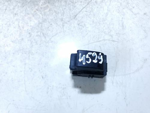 Used Switch Switch TOYOTA COROLLA Verso (ZER_, ZZE12_, R1_) 2.2 D-4D (AUR10_, AUR10R) (136 hp) 33520371 33520371