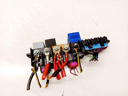 Used Fuse box AUDI A4 B5 (8D2) 1.9 TDI (90 hp) 32539411