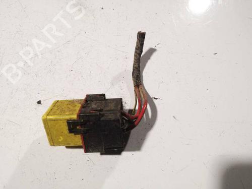 Used Fuse box Fuse box LAND ROVER FREELANDER I (L314) 2.0 DI 4x4 (98 hp) 32569483 32569483