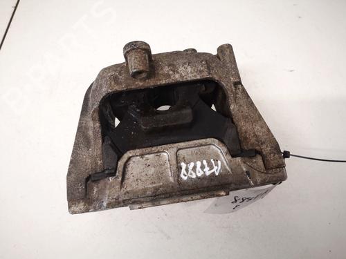 Used Engine mount Engine mount SKODA OCTAVIA II (1Z3) 1.9 TDI (105 hp) 32899260 32899260