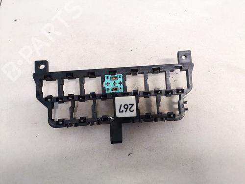 fuse-box-vw-passat-b55-3b3-2000-2001-2002-2003-2004-2005-32894624 main image
