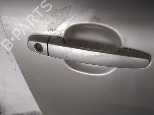 Højre fortil udvendigt håndtag Højre fortil udvendigt håndtag TOYOTA AVENSIS VERSO (_M2_) 2.0 D (CLM20_, CLM20R) (116 hp) 35412678 35412678